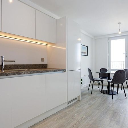 Contemporary 2 Bedroom Duplex In Salford Manchester Exterior photo