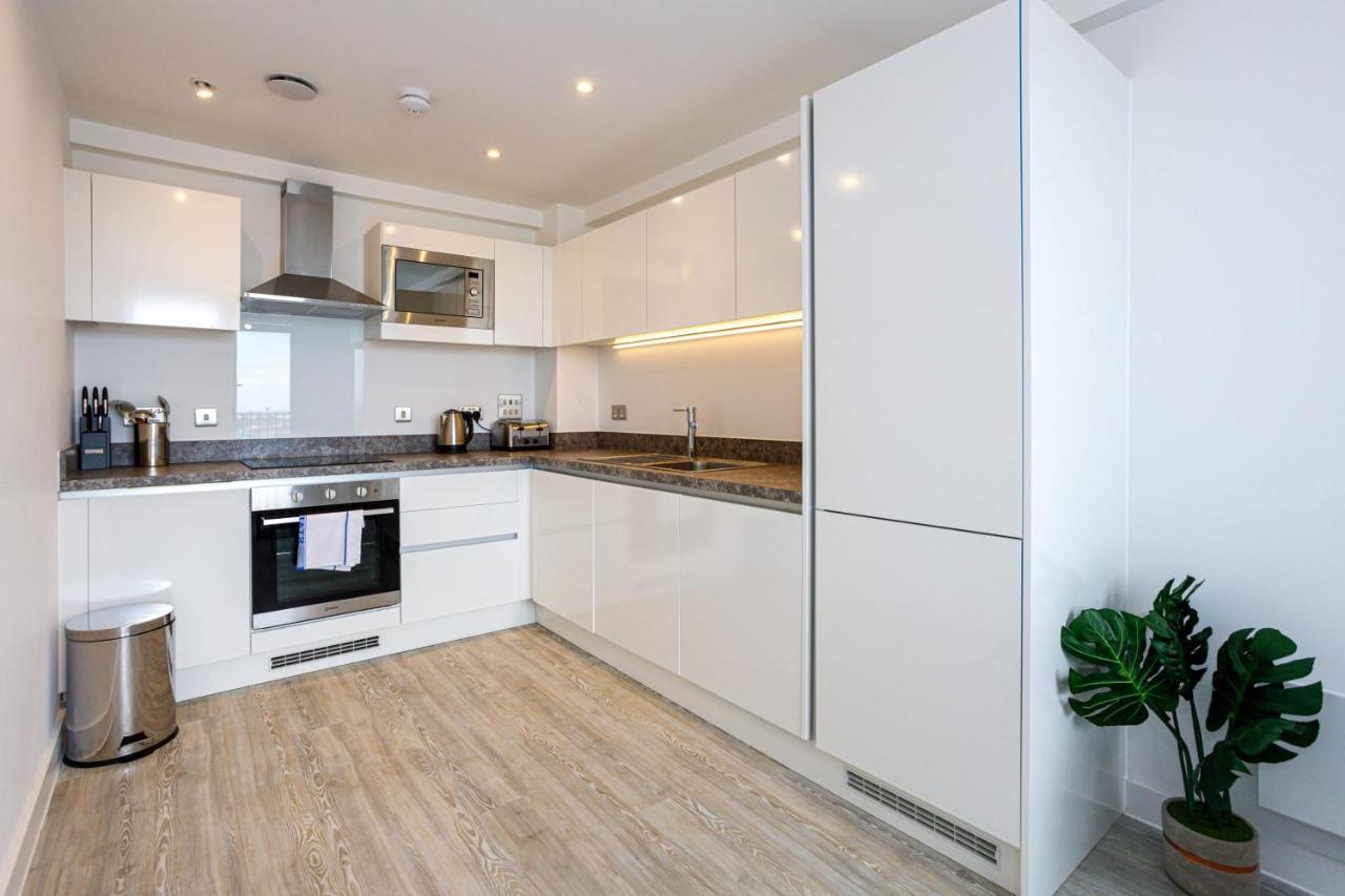 Contemporary 2 Bedroom Duplex In Salford Manchester Exterior photo