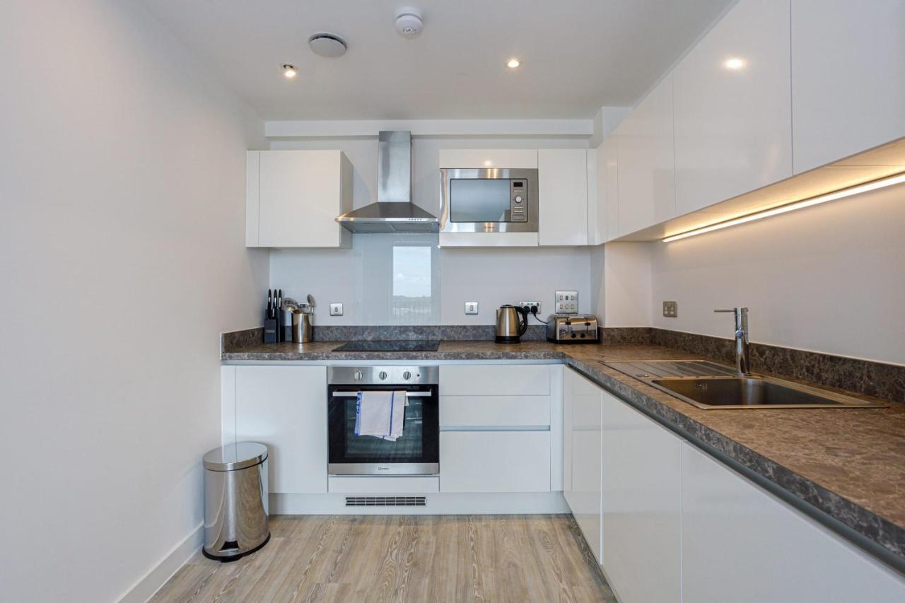 Contemporary 2 Bedroom Duplex In Salford Manchester Exterior photo